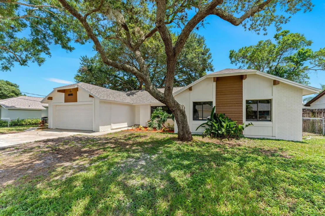 Photo of 4695 Robert Street