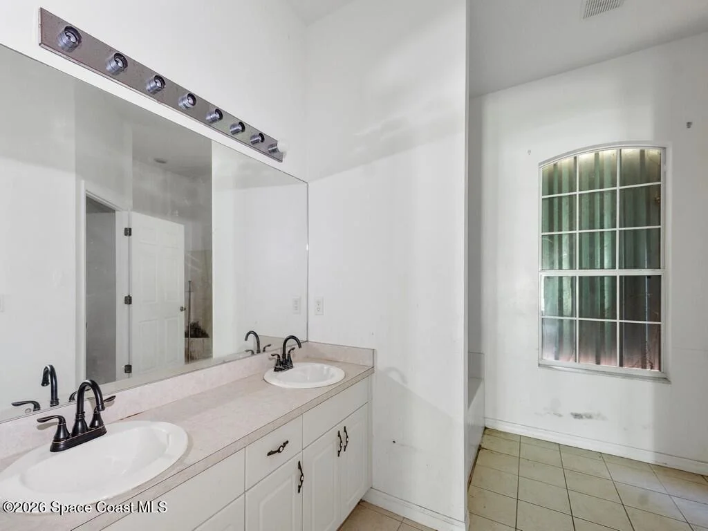 Photo of 4655 52nd Avenue