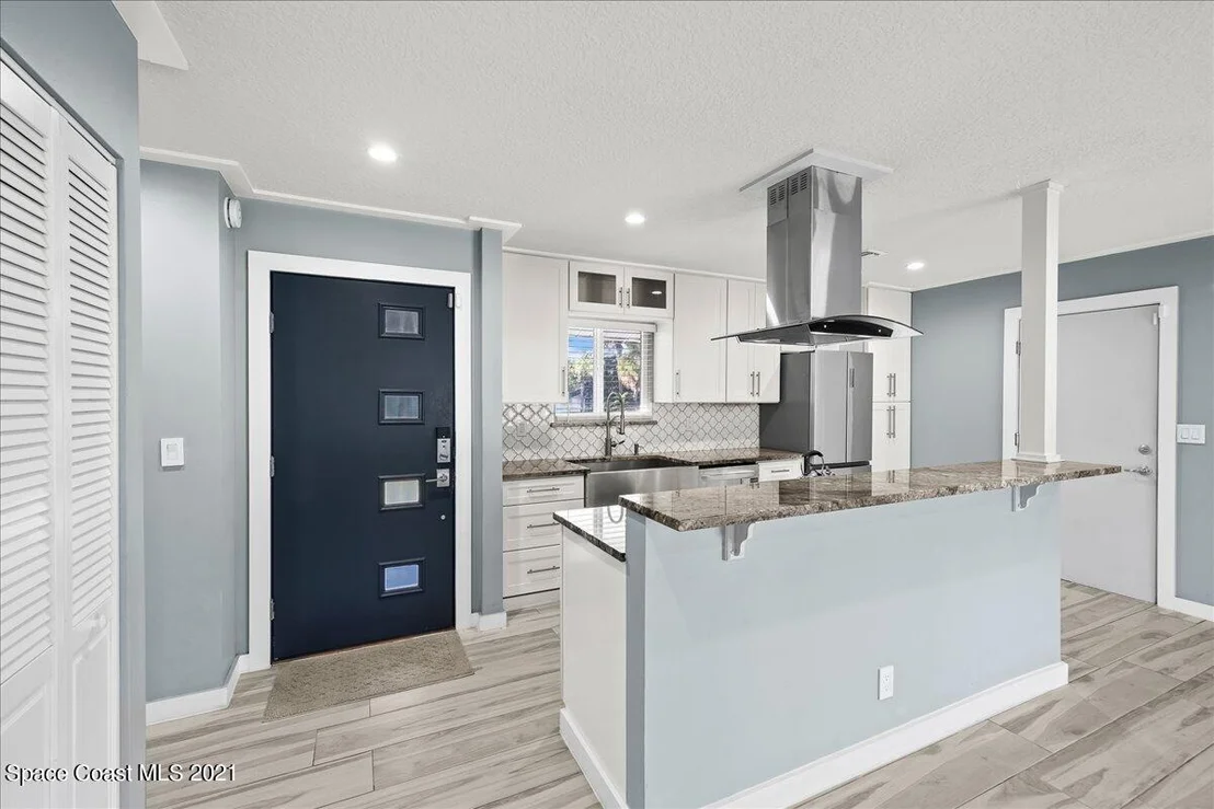 Photo of 1040 Grapefruit Road SE