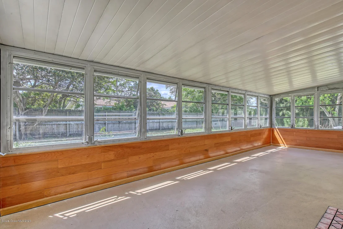 Photo of 930 Bacon Circle NE