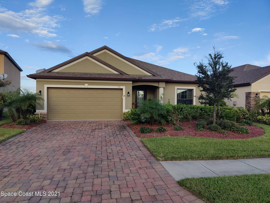 Photo of 571 Trymore Drive SE