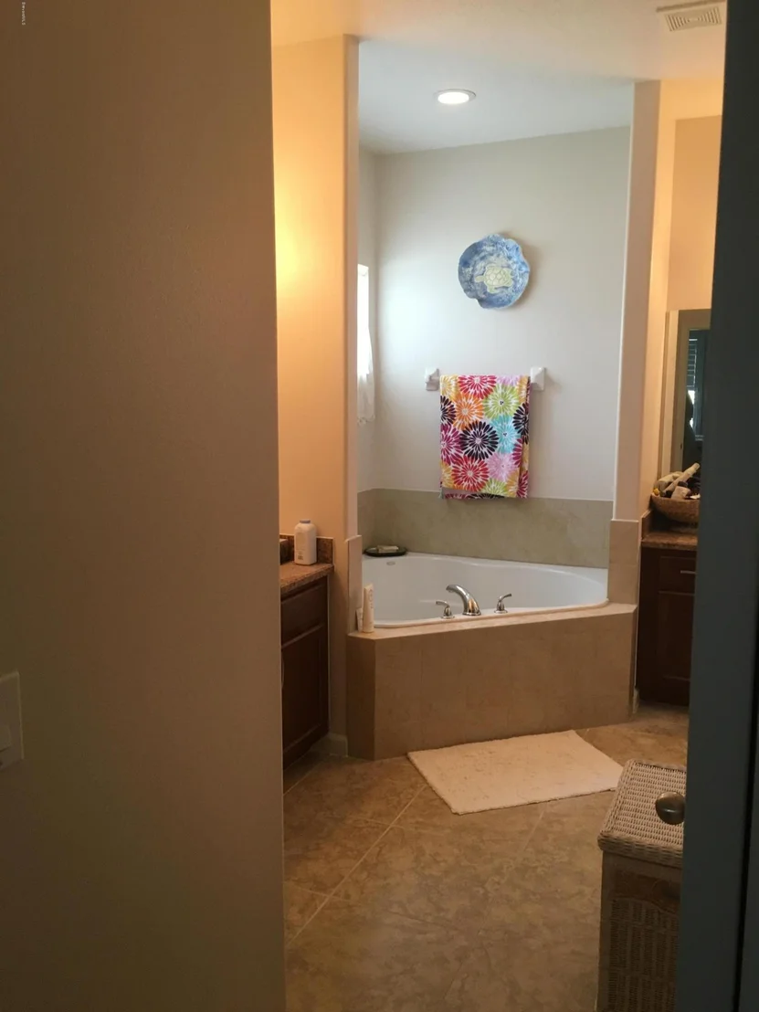 Photo of 337 SE Abernathy Circle