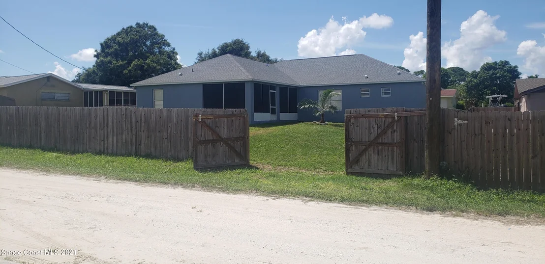 Photo of 721 Amor Drive
