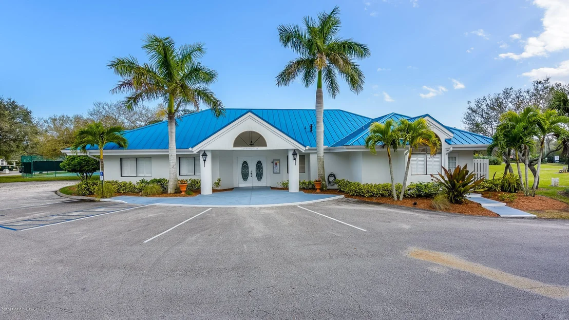 Photo of 702 Sanderling Drive