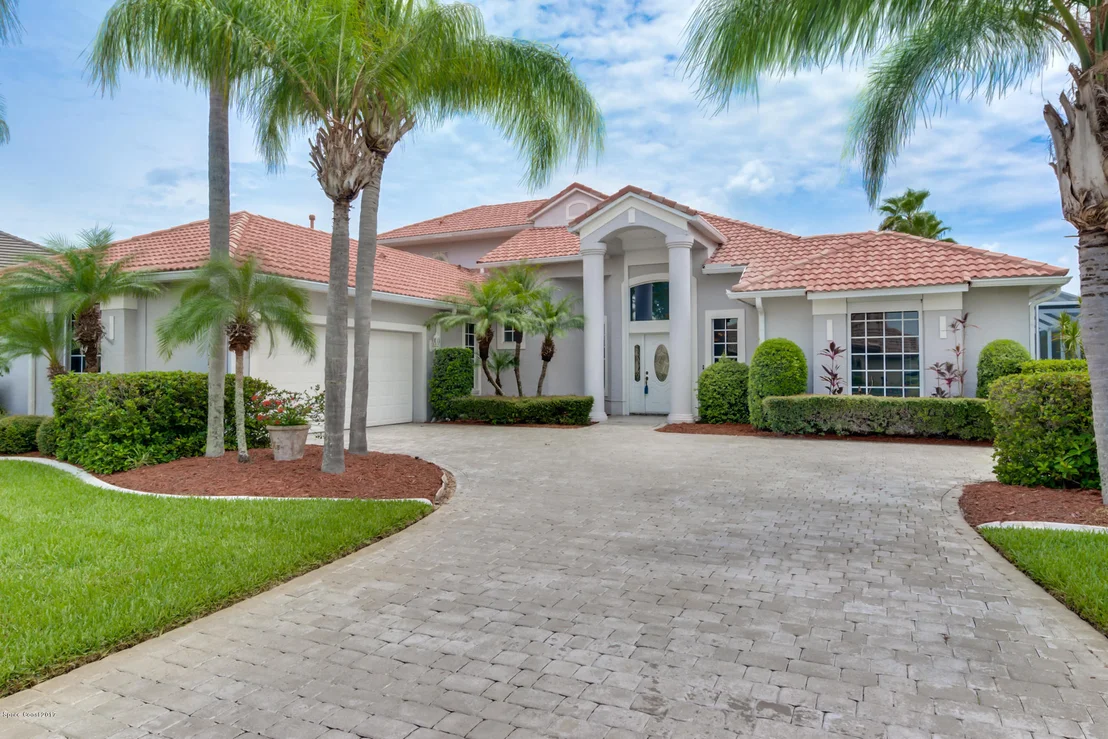 Photo of 689 Nicklaus Drive