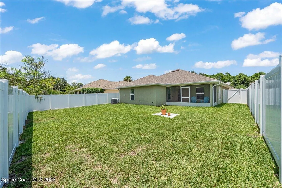 Photo of 458 Macon Drive