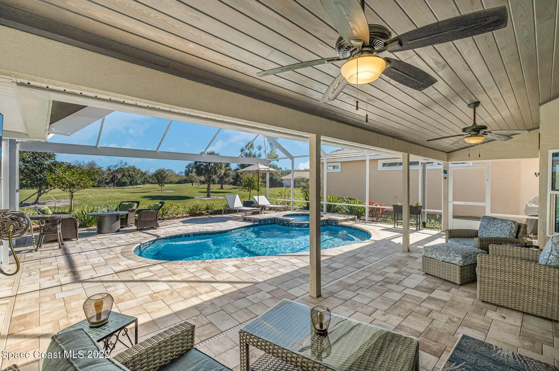 Photo of 914 Palm Brook Drive