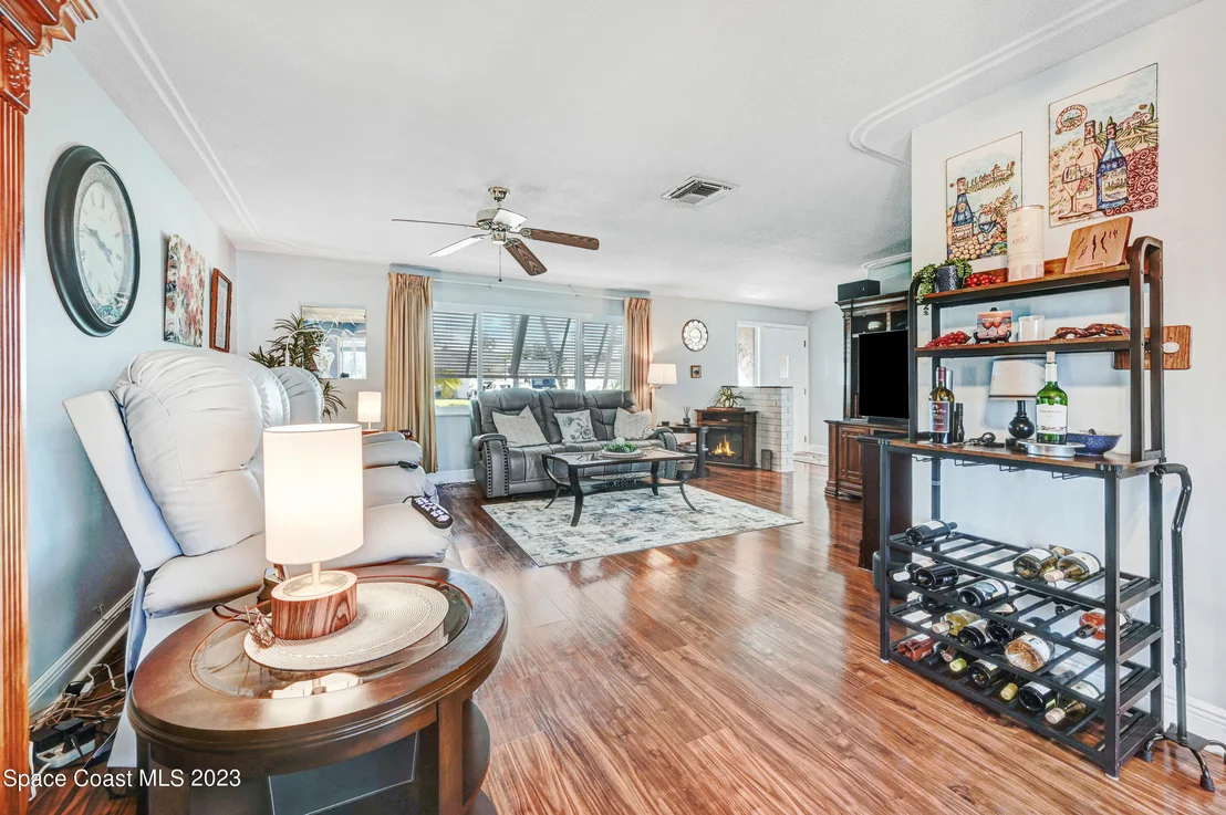 Photo of 405 Thrush Drive