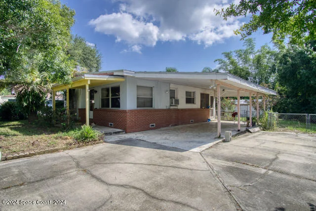 Photo of 1181 Pineapple Avenue NE