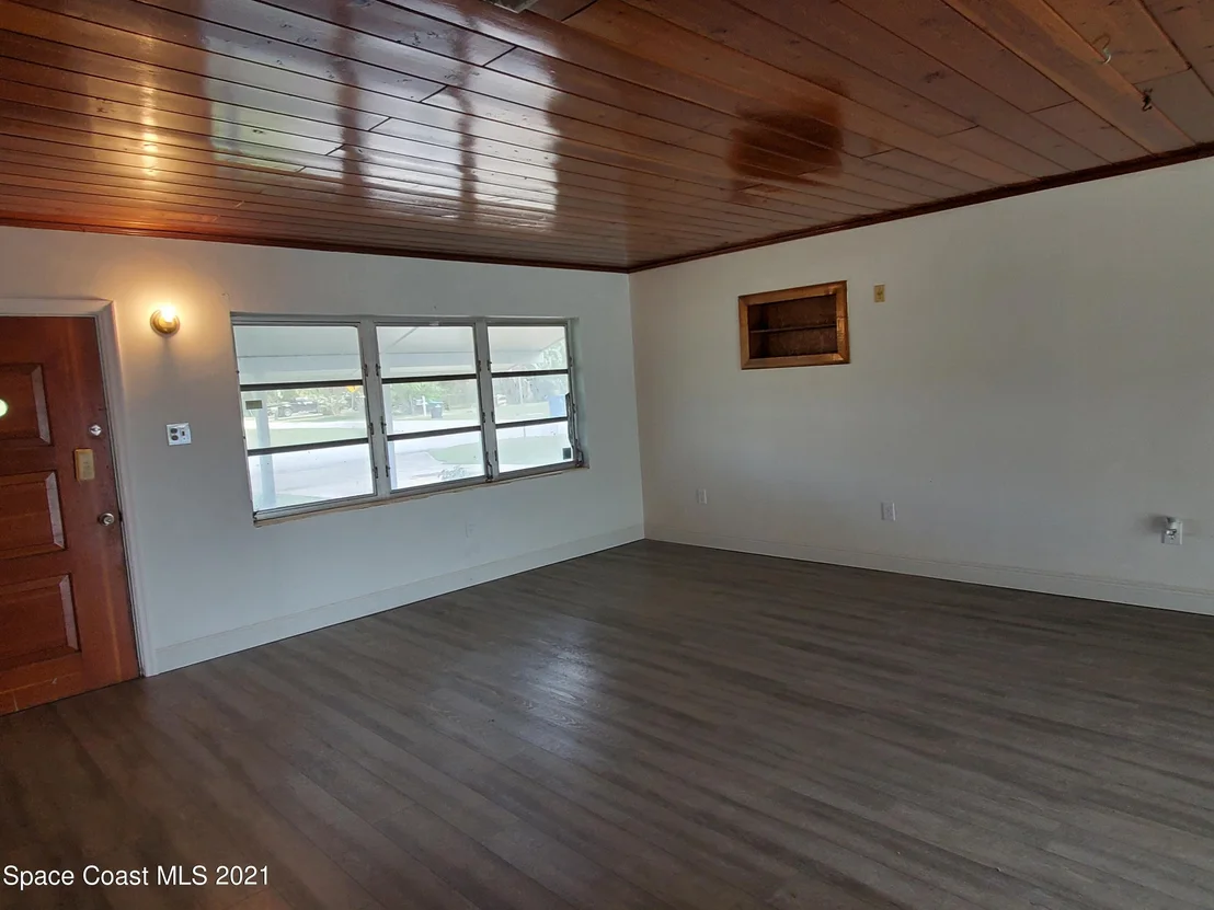 Photo of 2511 Vernon Drive NE