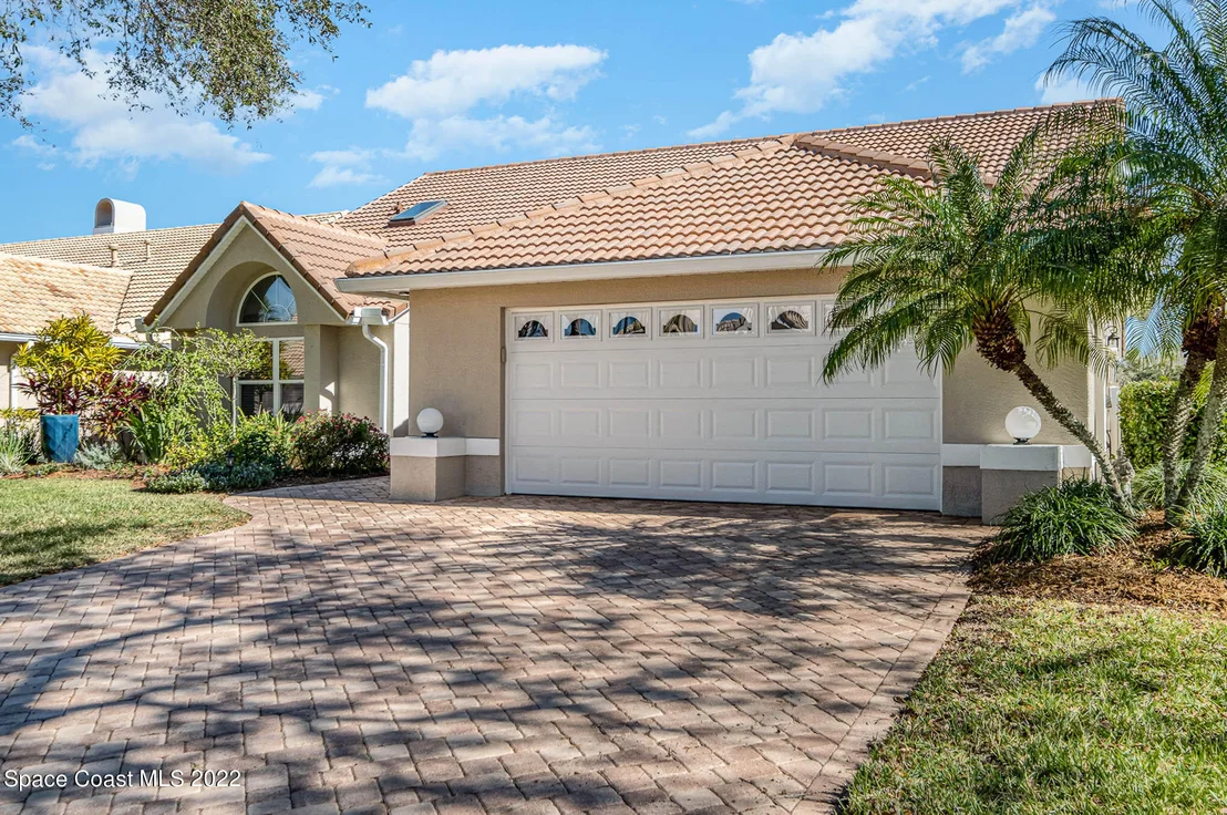 Photo of 914 Palm Brook Drive