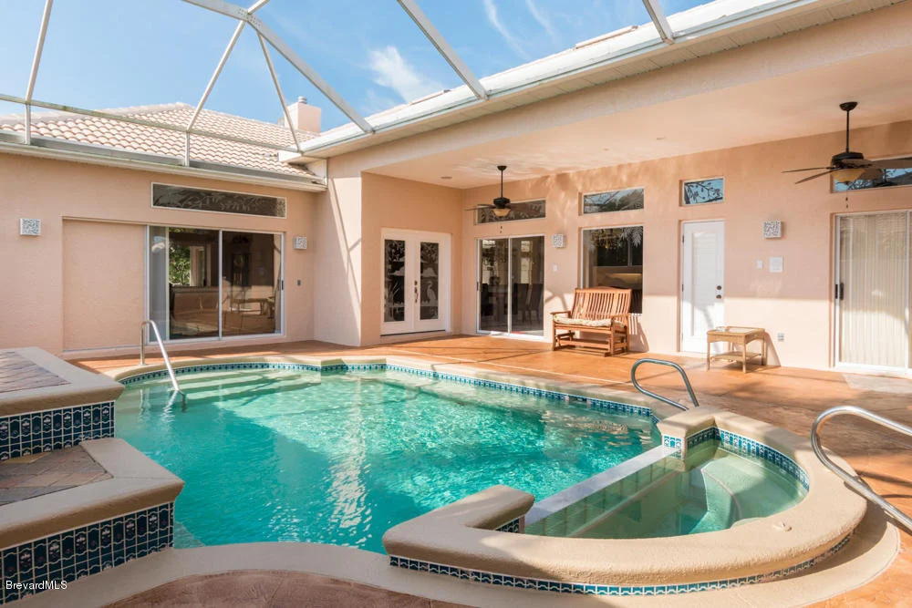 Photo of 985 Palm Brook Drive