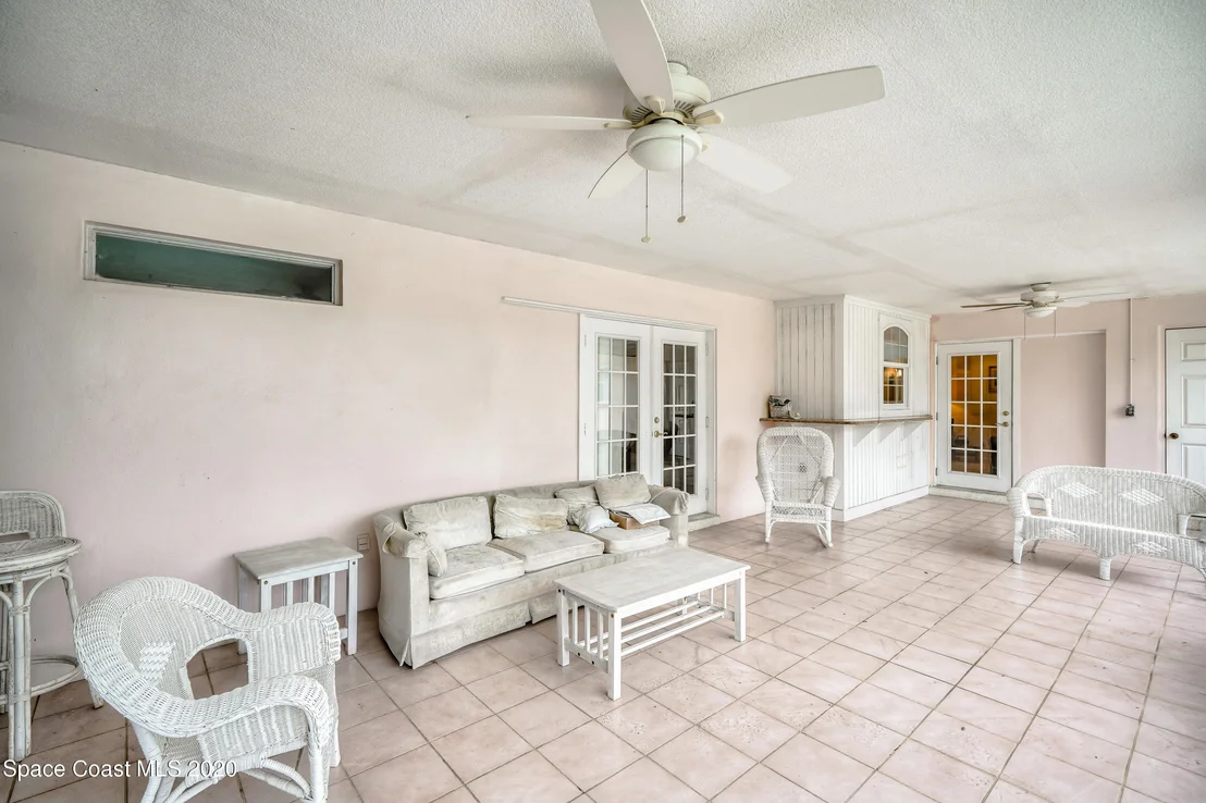 Photo of 304 HAMLIN Avenue