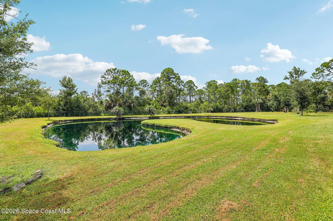 Photo of 2460 Lacourt Lane