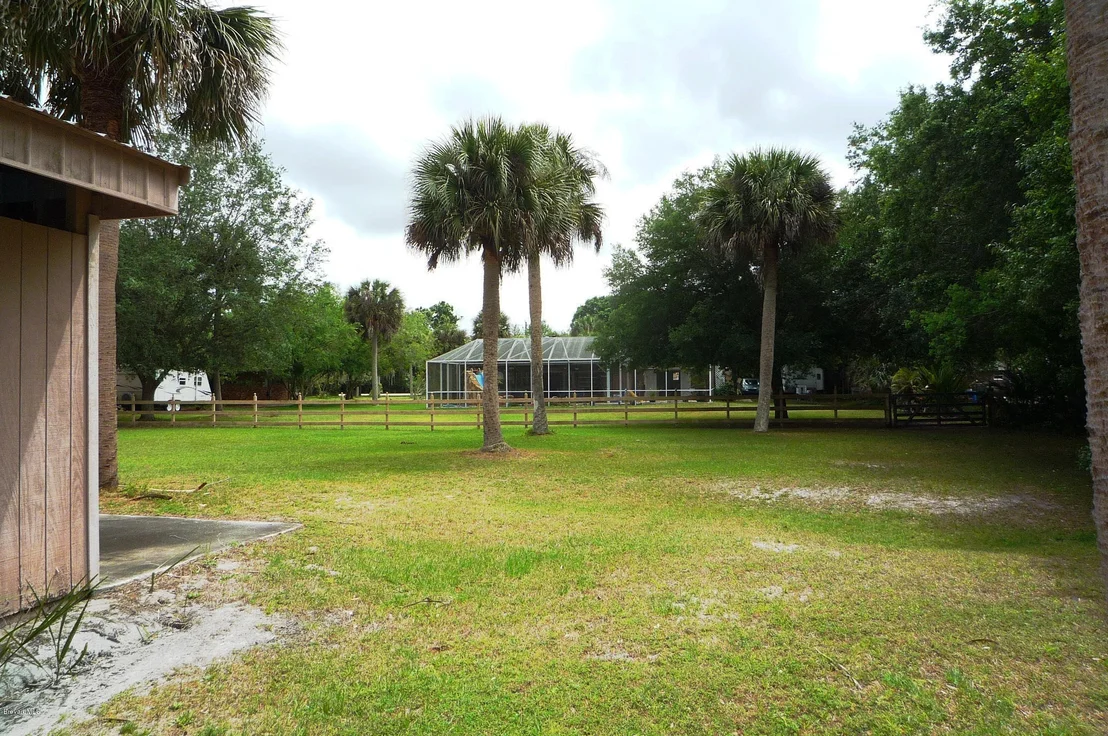 Photo of 3330 Aurora Road