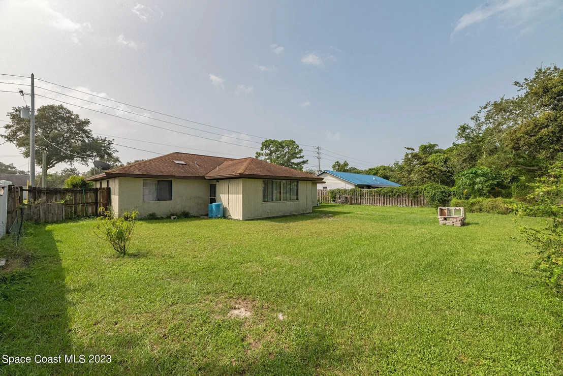 Photo of 4630 Robert Street