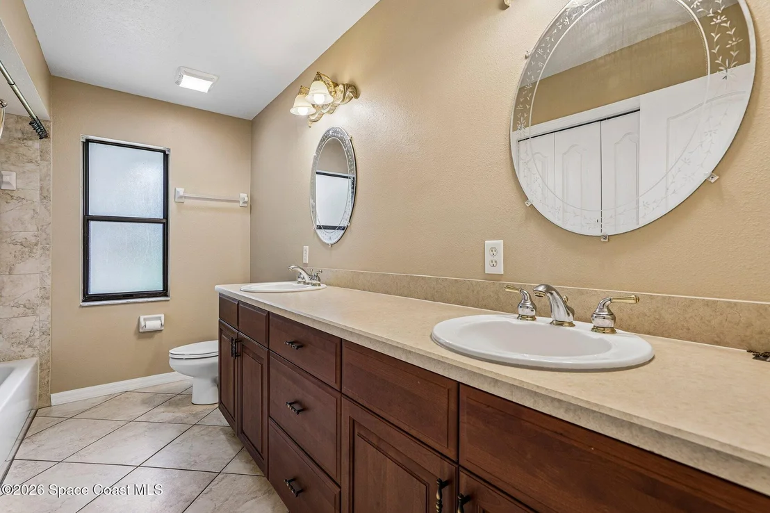 Photo of 2460 Lacourt Lane