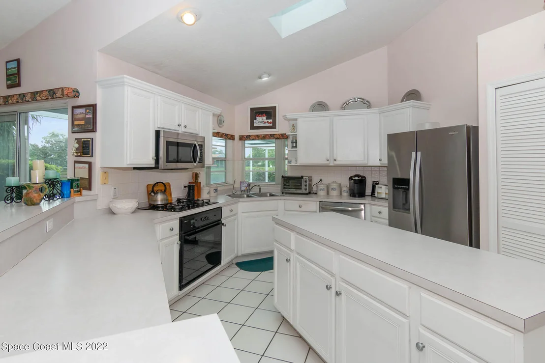 Photo of 1050 Fieldstone Drive