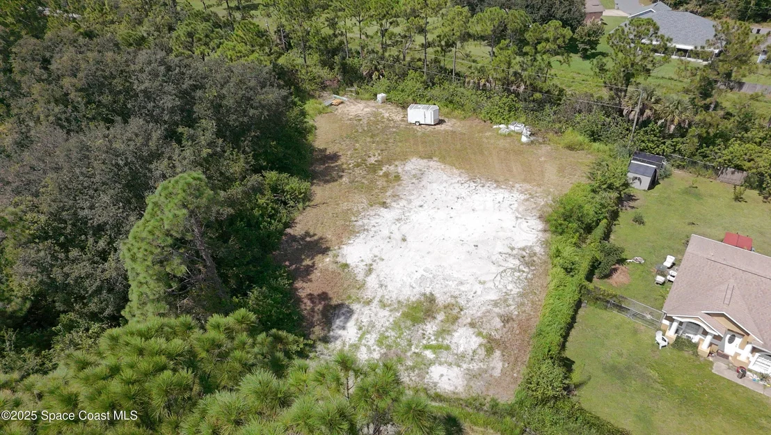 Photo of 895 Tedder Road SE