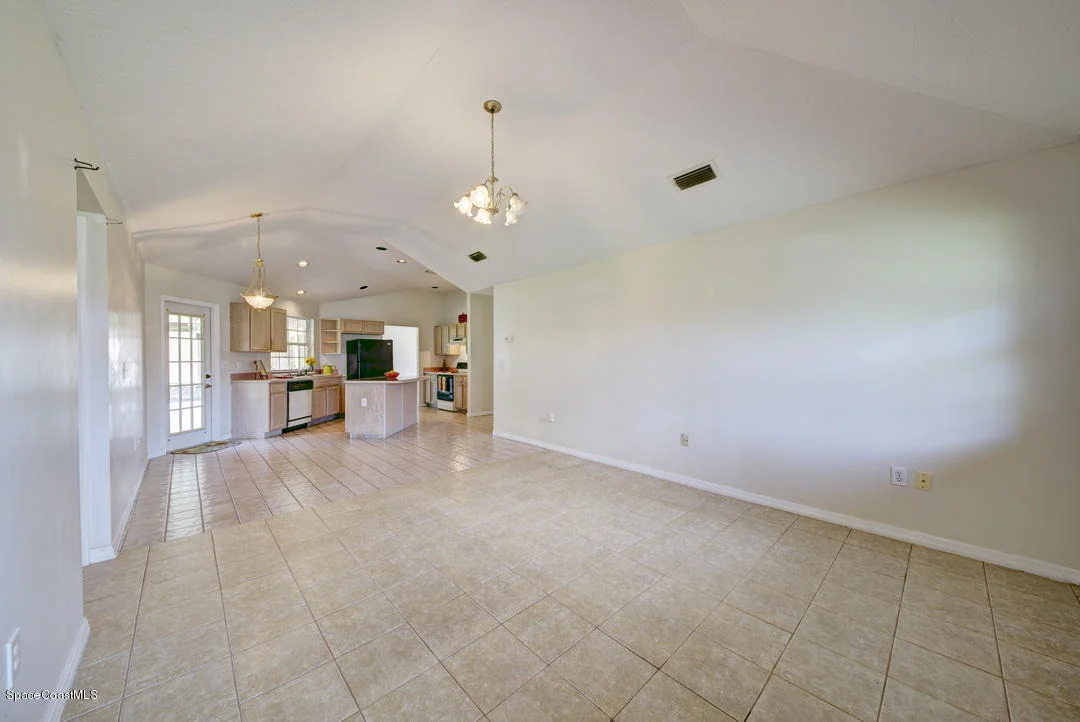 Photo of 307 SE Abello Road SE