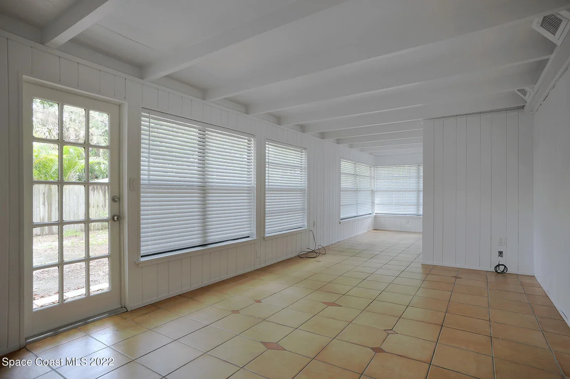 Photo of 560 Shady Lane