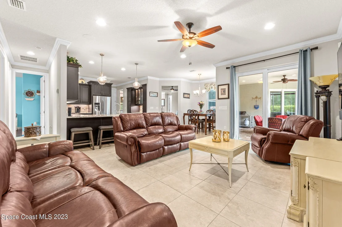 Photo of 2037 Windbrook Drive SE