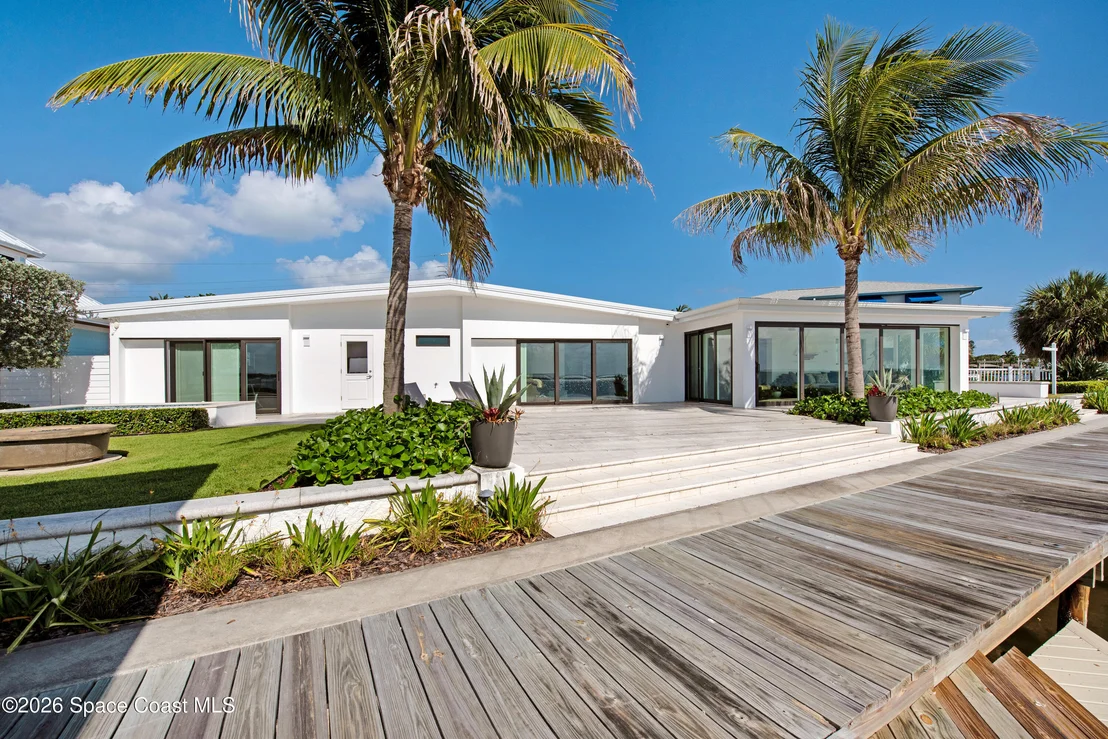 Photo of 93 W Bay Drive