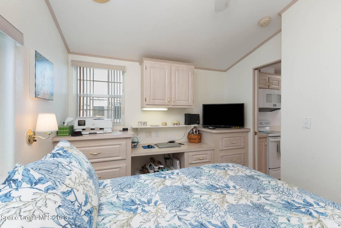 Photo of 3000 Frontier Drive