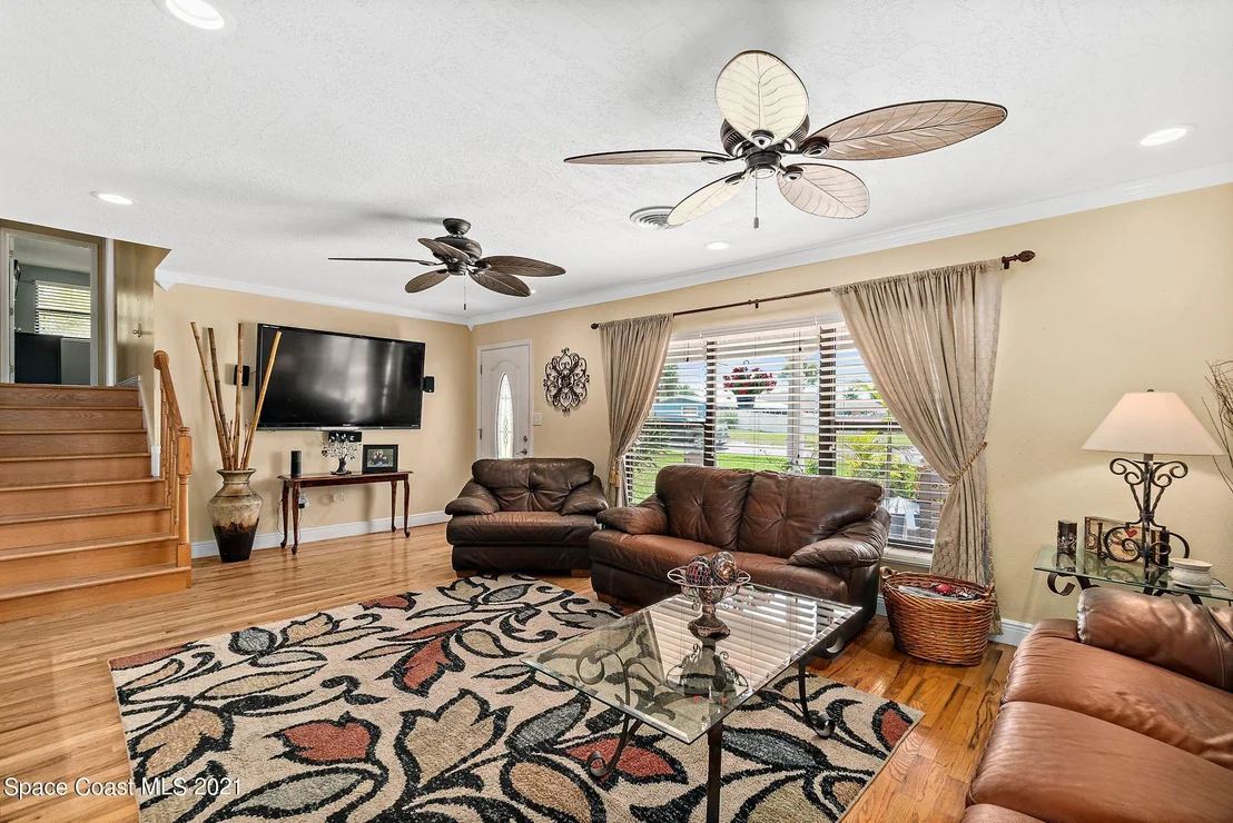 Photo of 1046 Pinetree Drive