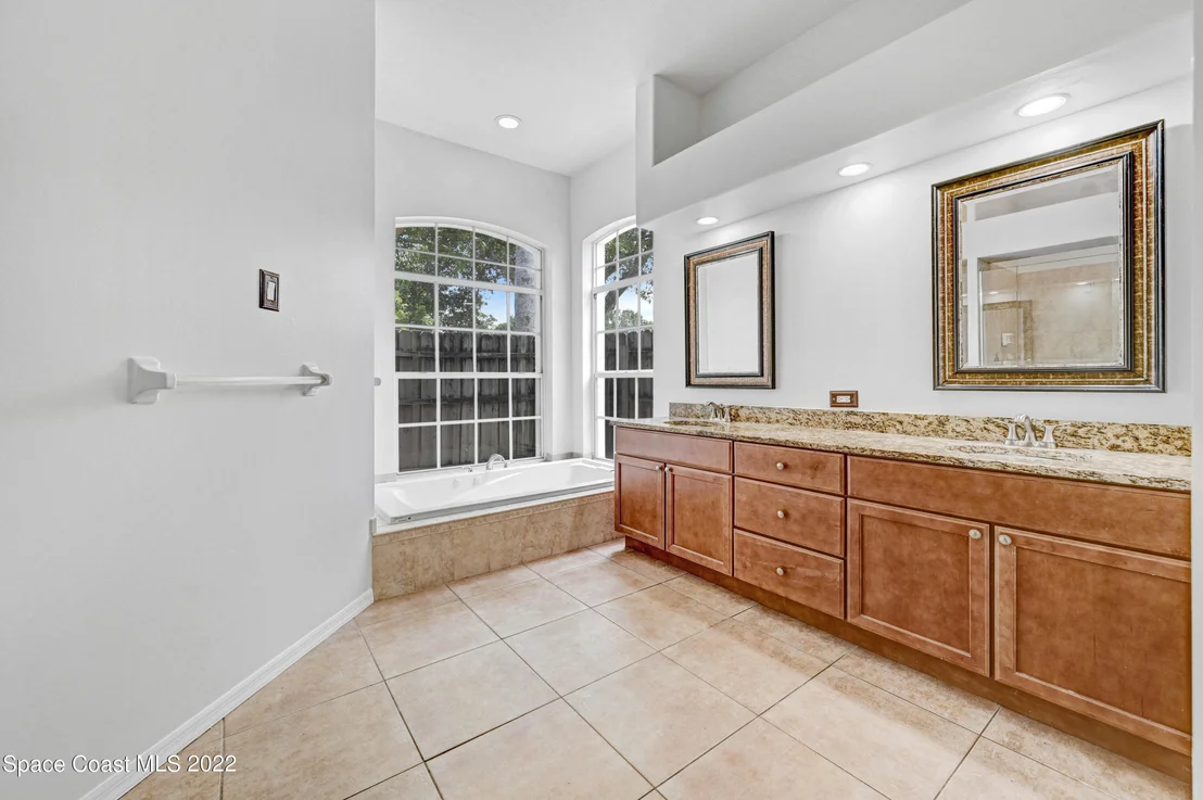 Photo of 3886 Beechgrove Road