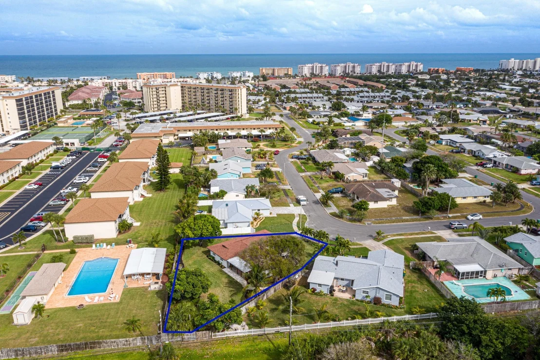 Photo of 541 Biscayne Drive
