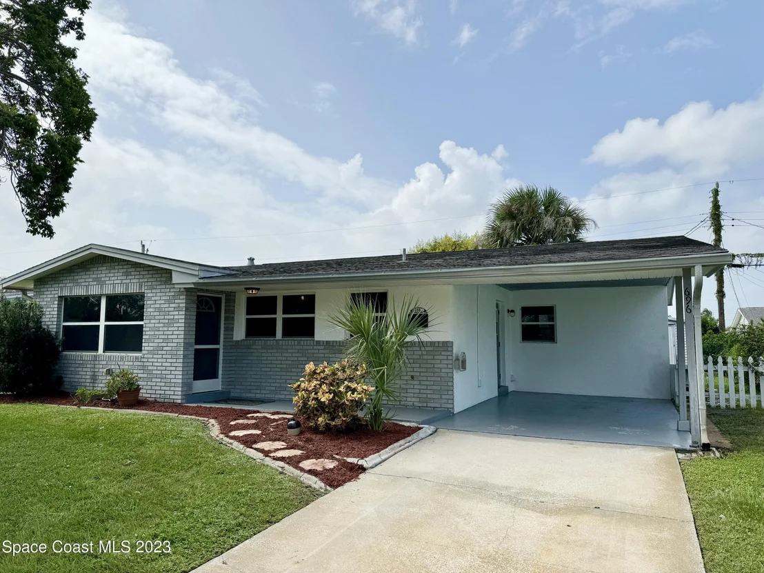 Photo of 696 Teak Drive