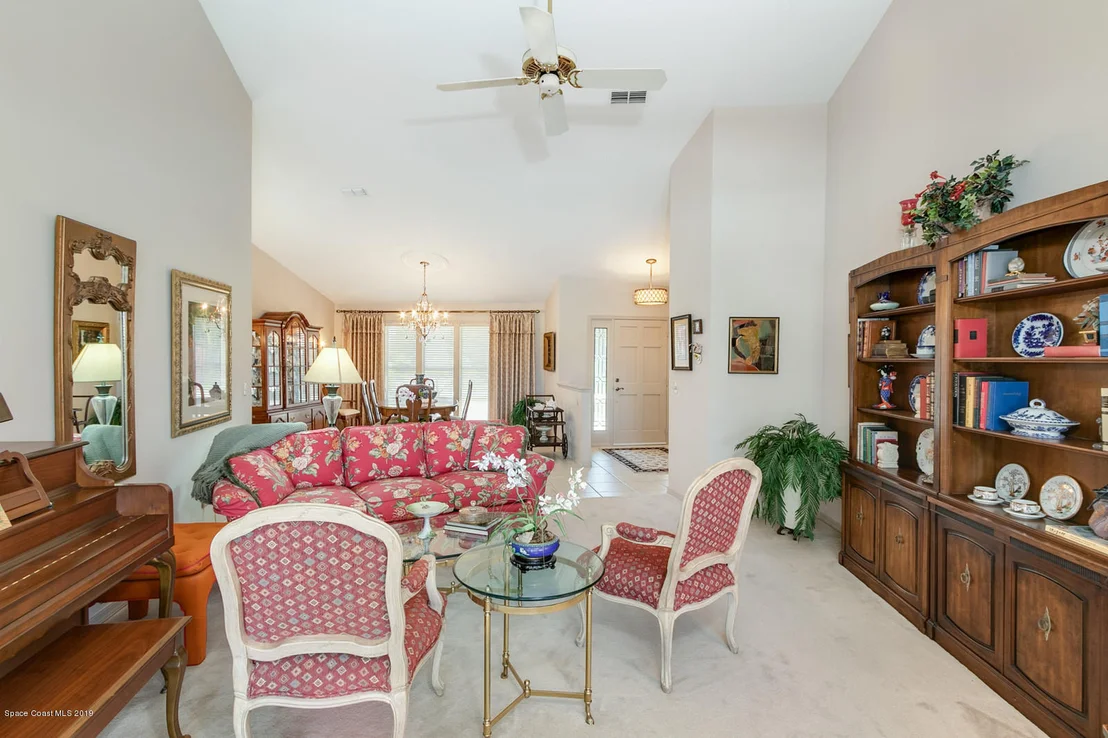 Photo of 610 Rossmoor Circle