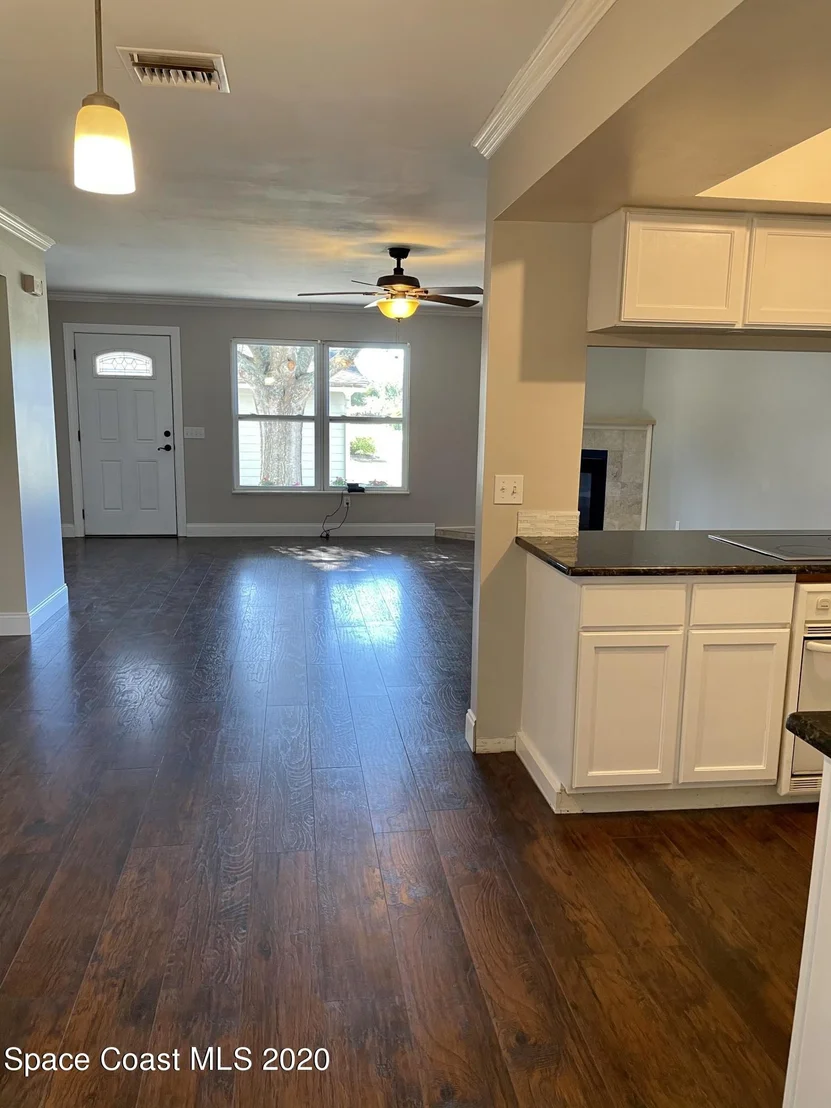 Photo of 1110 10th Place