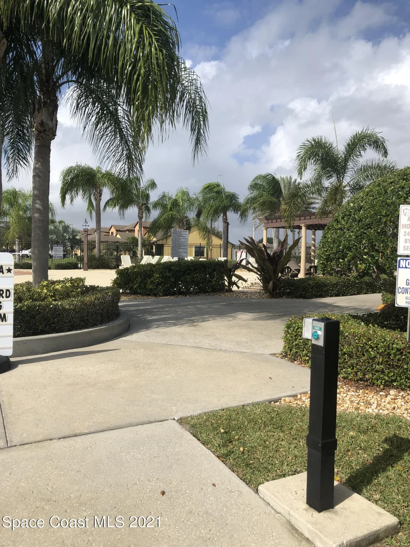 Photo of Unit 103 at 830 Luminary Circle