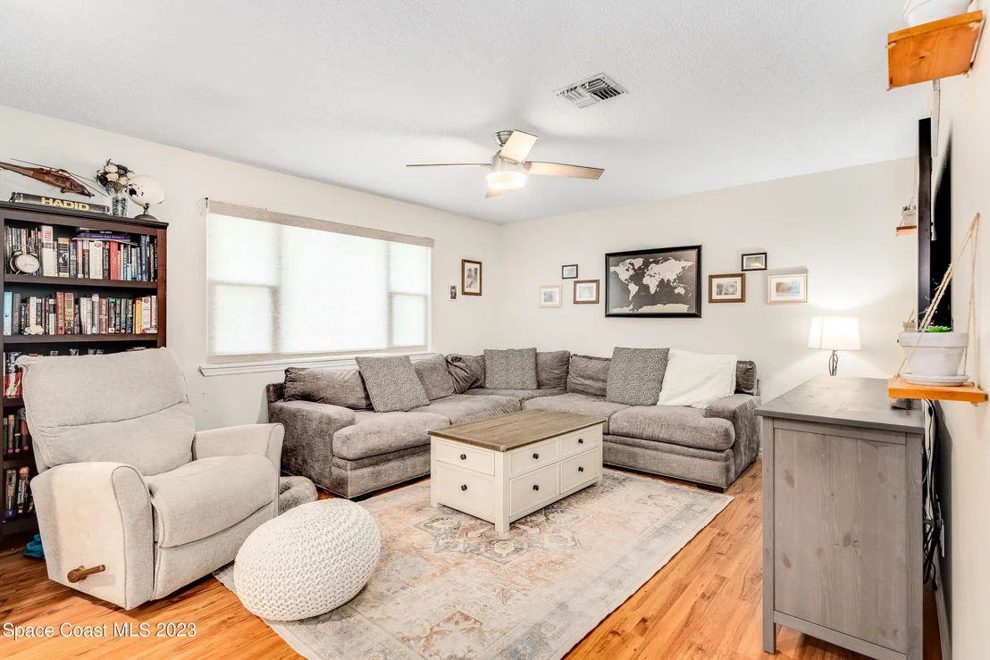 Photo of 2624 School Drive NE
