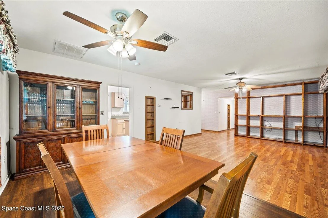 Photo of 926 Glenmore Circle
