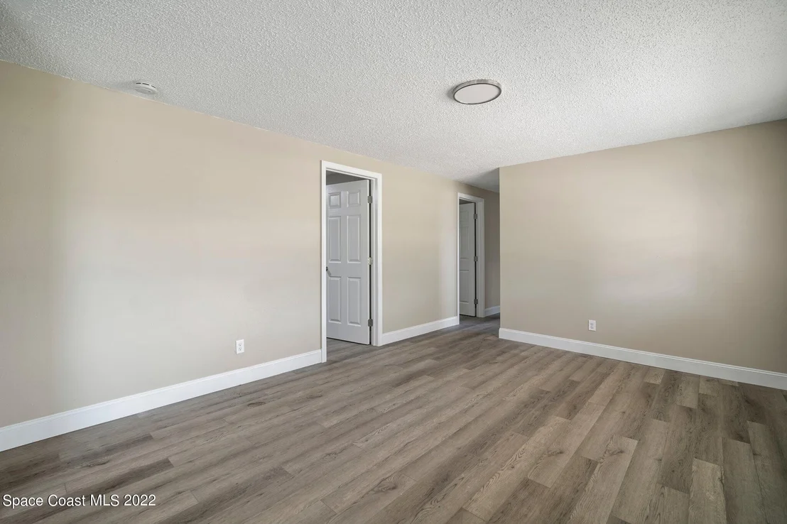 Photo of 1665 134th Avenue N