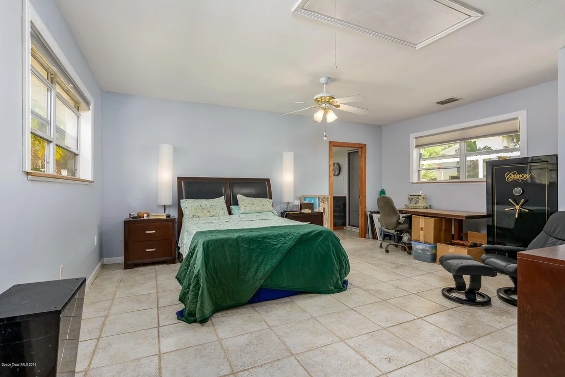 Photo of 1390 Hall Road