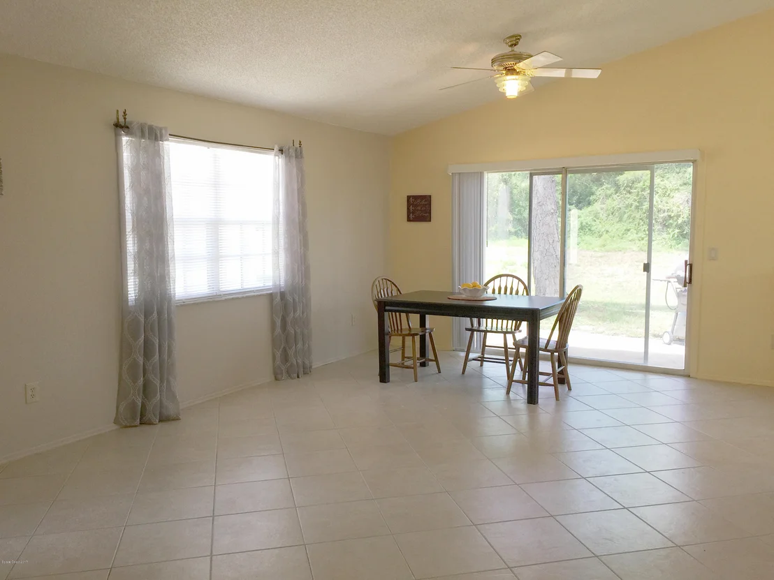 Photo of 1091 Goldenrod Circle NE