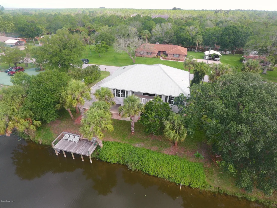 Photo of 4955 Evinrude Road