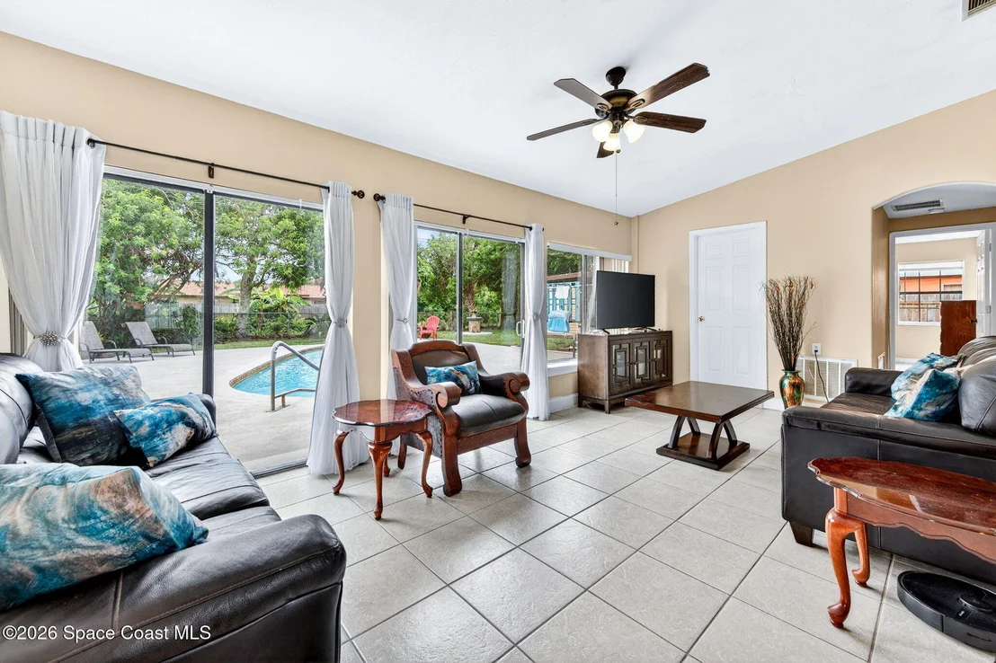 Photo of 719 Bianca Drive NE
