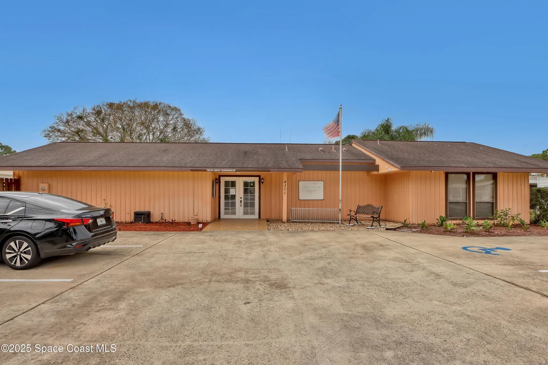 Photo of 4438 Twin Lakes Drive