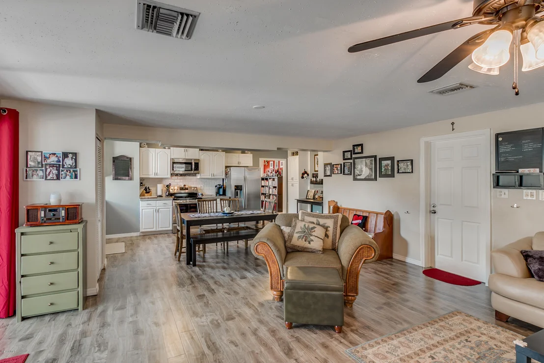 Photo of 1376 Lillian Lane