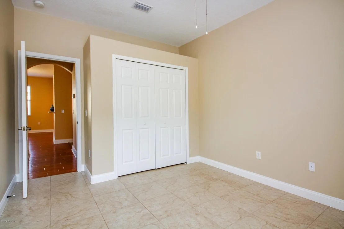 Photo of 1472 Hemingway Boulevard