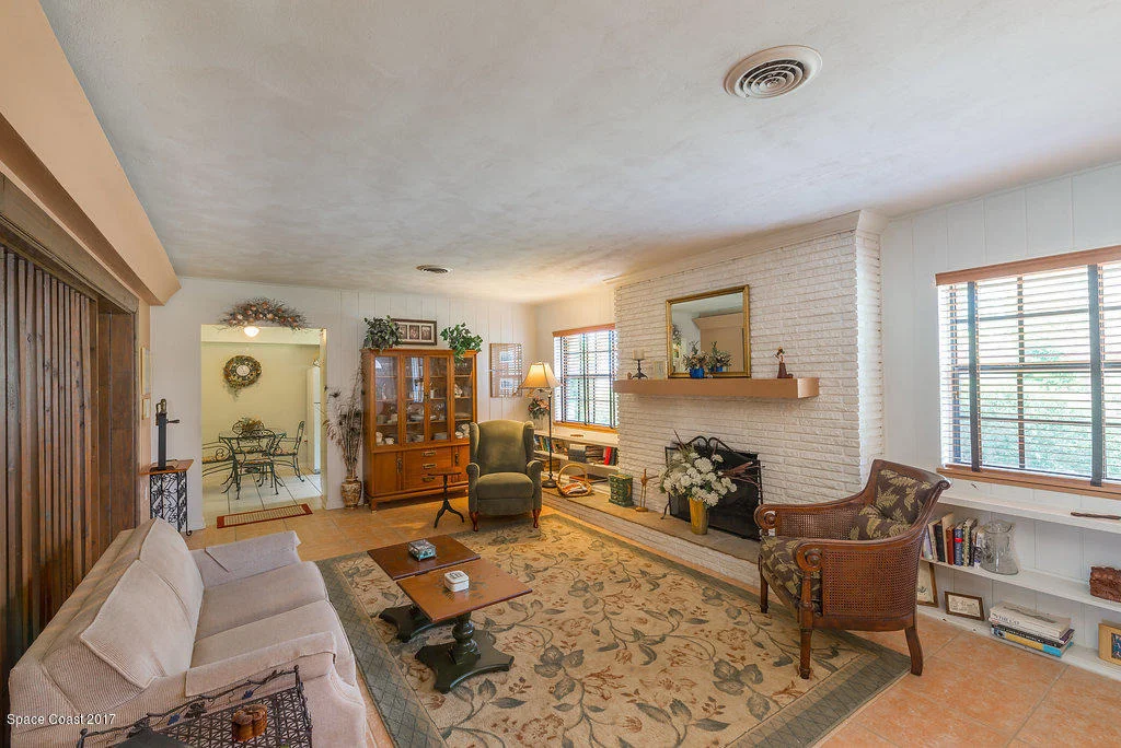 Photo of 201 Cocoa Avenue