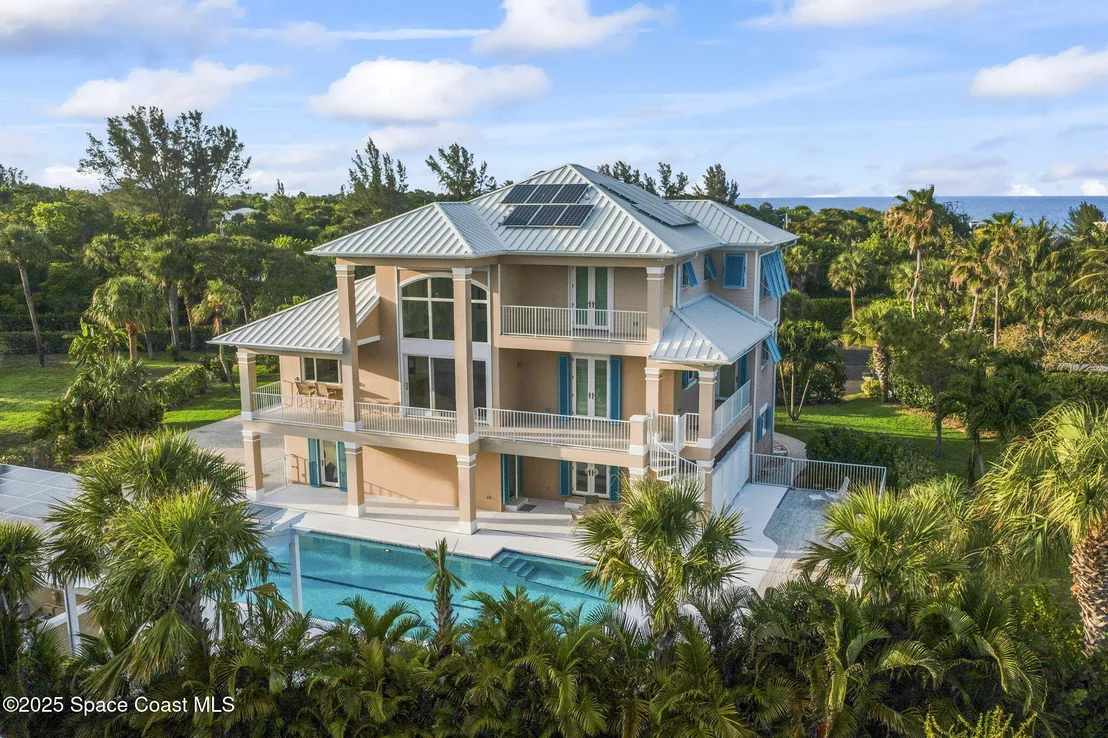 Photo of 2275 Genesea Lane