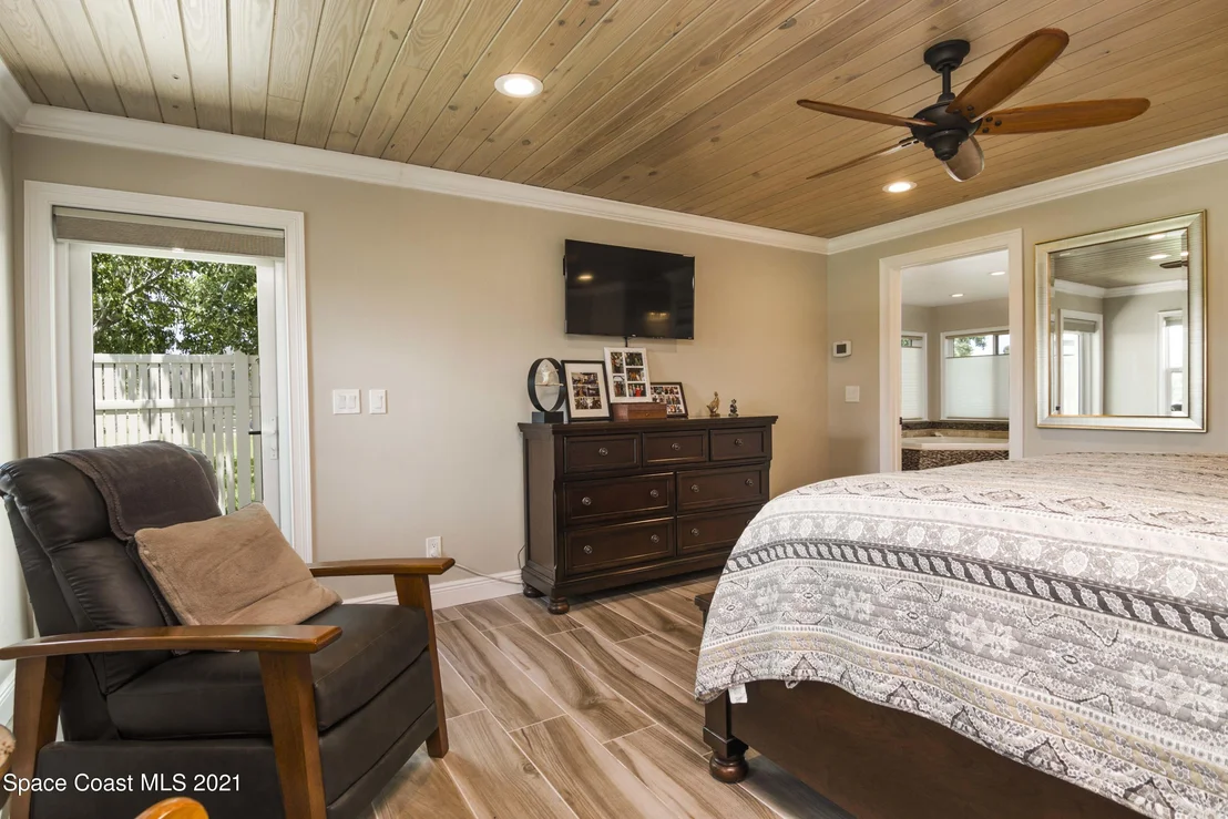 Photo of 530 Whispering Pines Circle