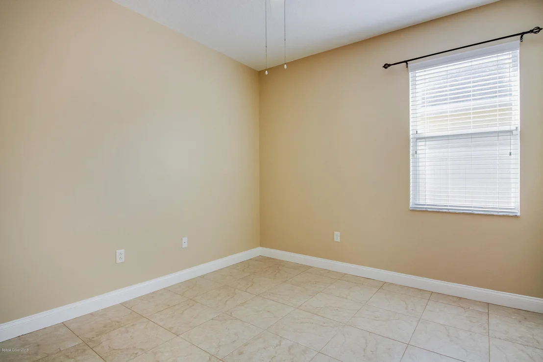 Photo of 1472 Hemingway Boulevard