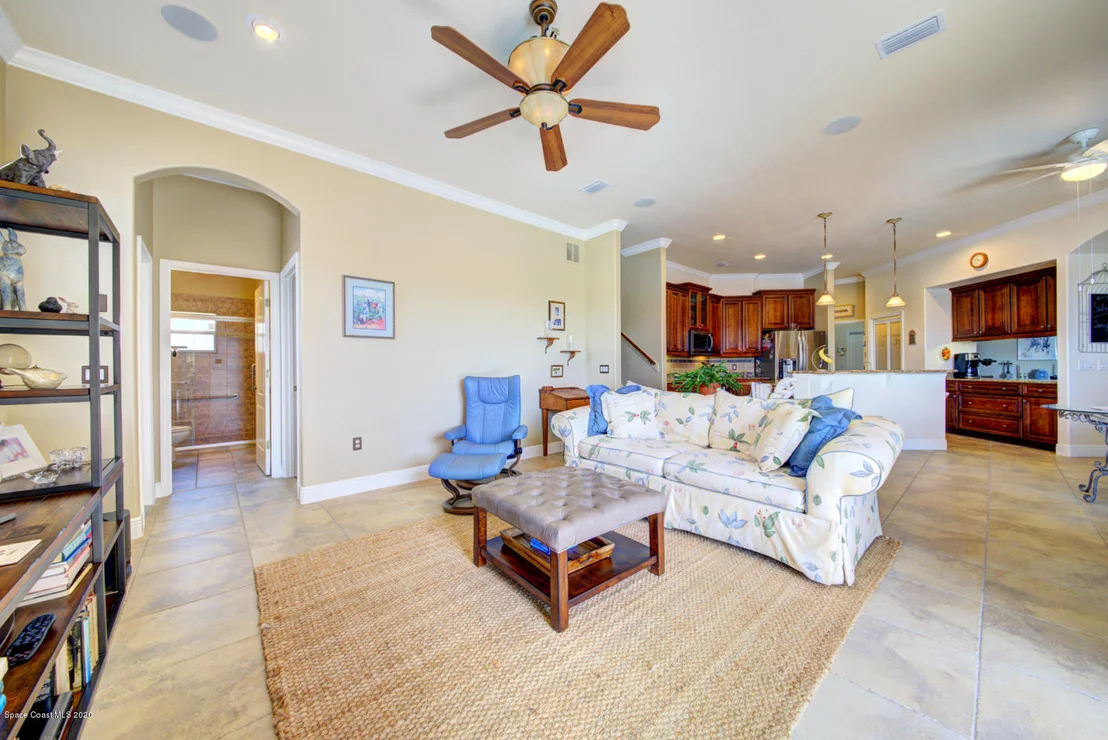 Photo of 2084 Botanica Circle